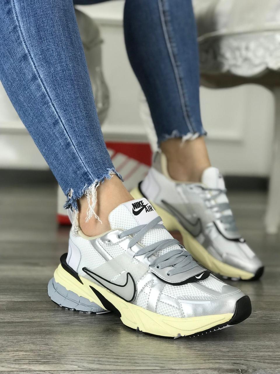 Gray helmet for bikers